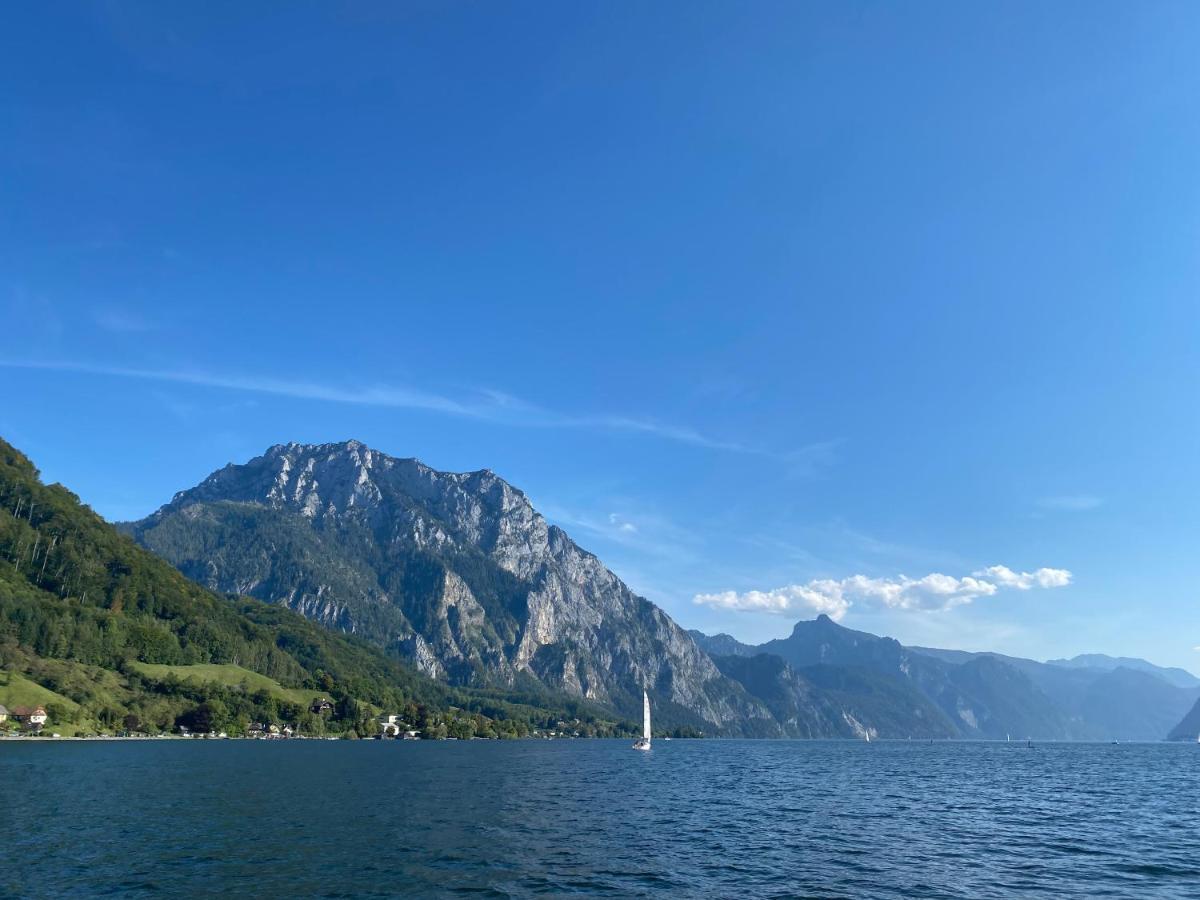Ferienhaeuschen Am Traunsee Mit Tretboot Zur Freien Nutzung Am Badeplatz Altmünster Εξωτερικό φωτογραφία