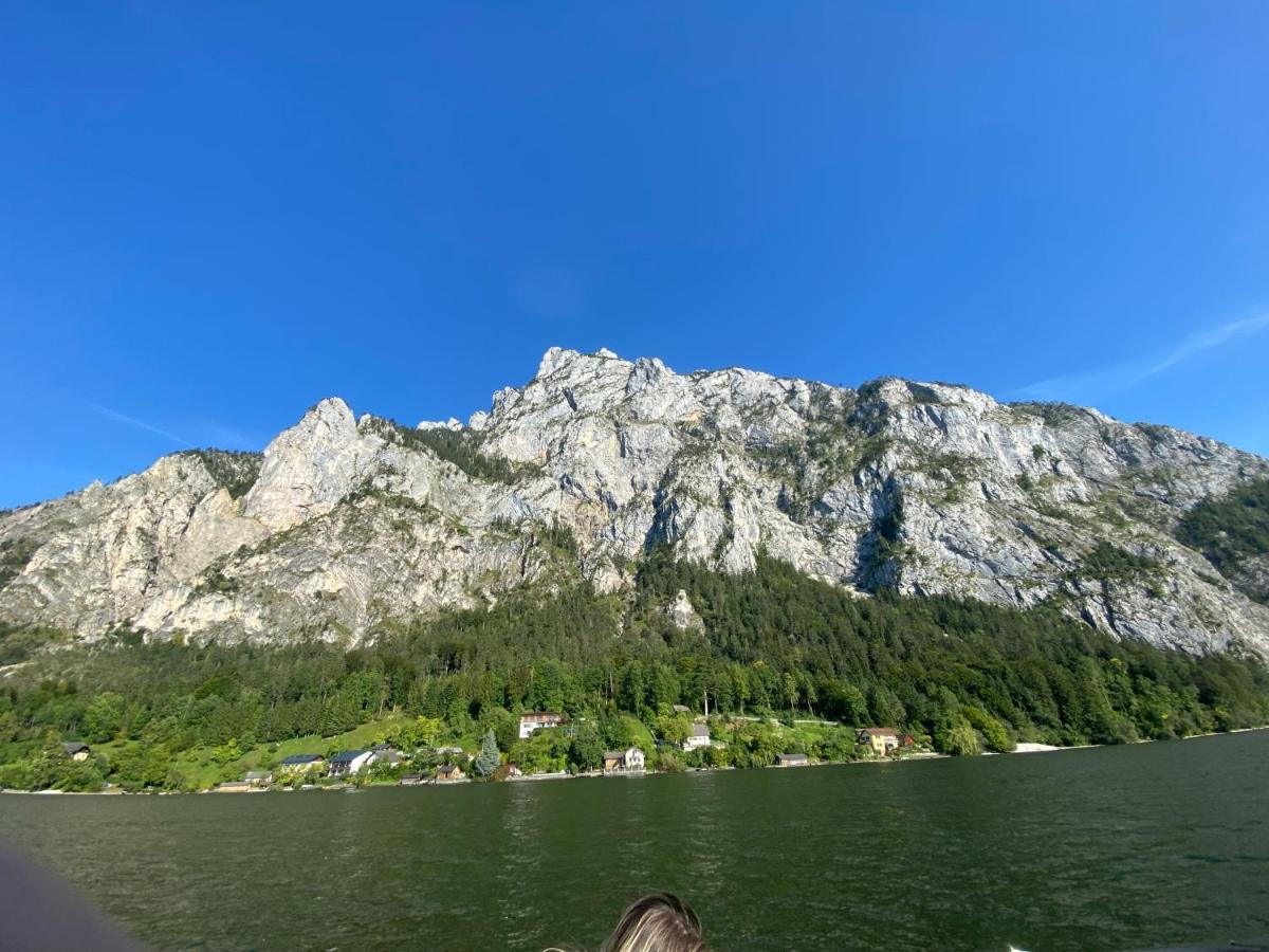 Ferienhaeuschen Am Traunsee Mit Tretboot Zur Freien Nutzung Am Badeplatz Altmünster Εξωτερικό φωτογραφία