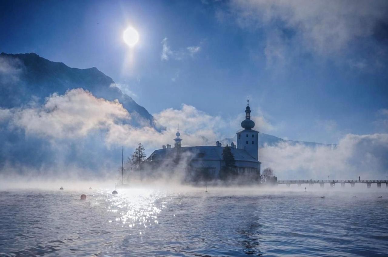 Ferienhaeuschen Am Traunsee Mit Tretboot Zur Freien Nutzung Am Badeplatz Altmünster Εξωτερικό φωτογραφία